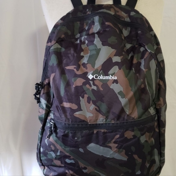 ✅️ Columbia Packable 21L Camo Backpack - Picture 4 of 8